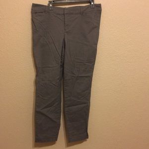 Old Navy Pixie ankle cut